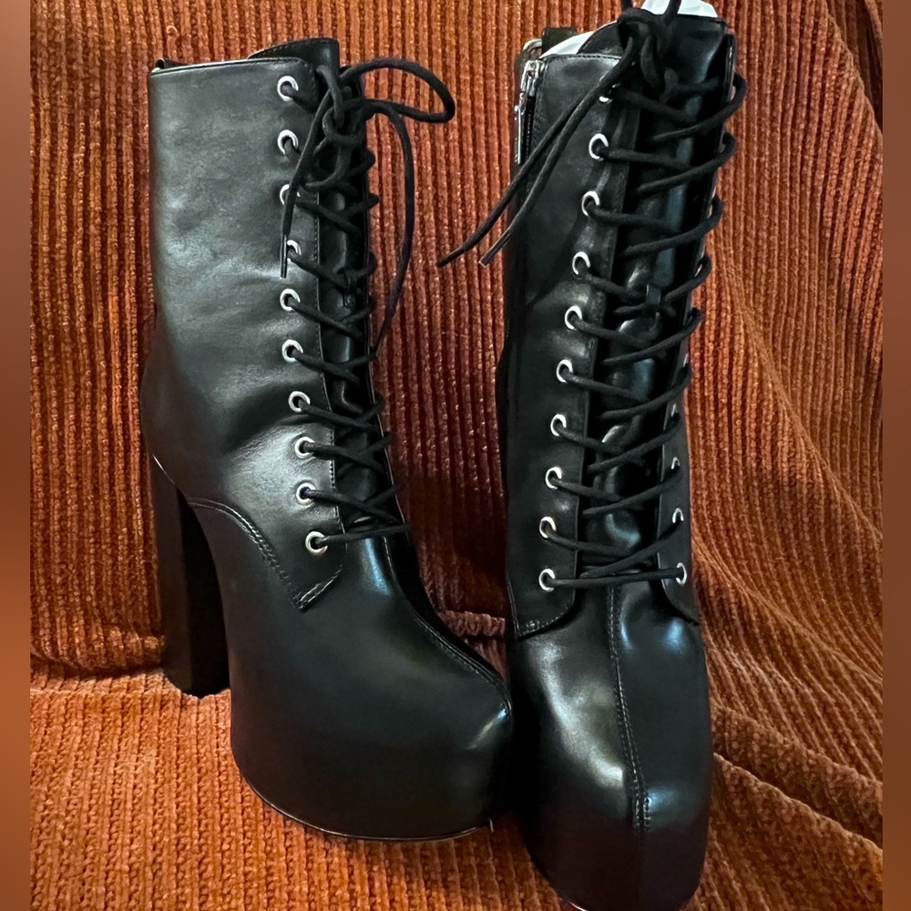 SCHUTZ Maelynn Bootie NIB